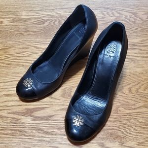 Tory Burch Jolie Wedge Cap Toe Leather & Patent Pump Sz 8 M Women’s Shoes
